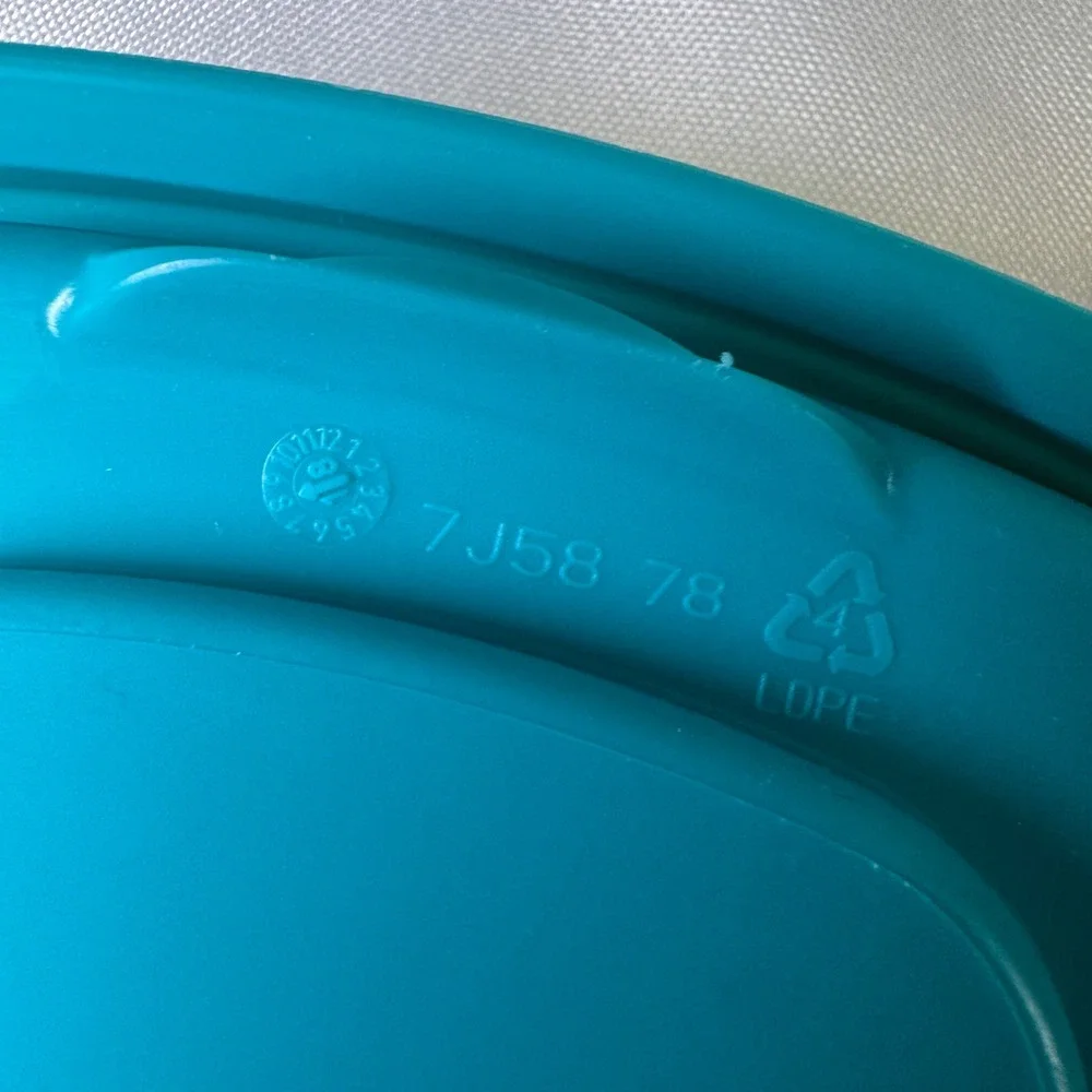 Rubbermaid 7J58 Easy Find Lids Replacement Set‎ of 3 Teal Turquoise Lime Green